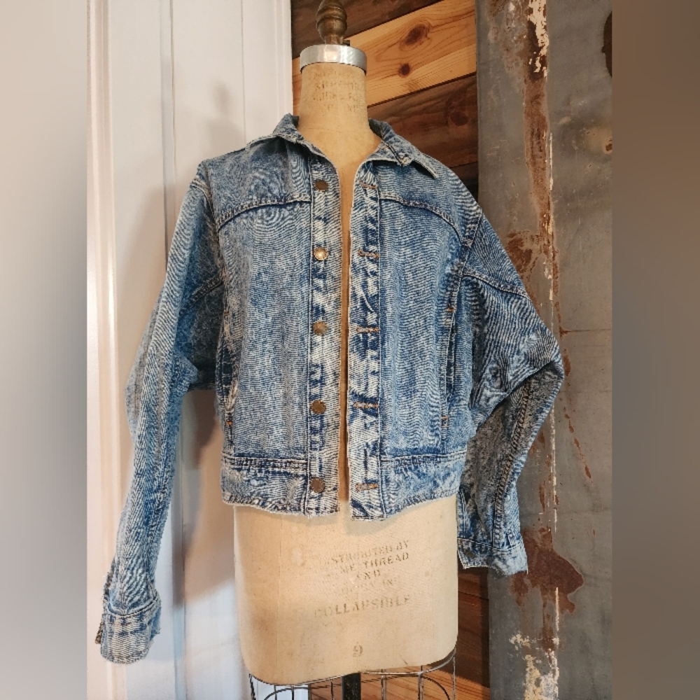Vintage Acid Wash Denim Jean Jacket With Roglin Sleeves. - Picture 2 of 9